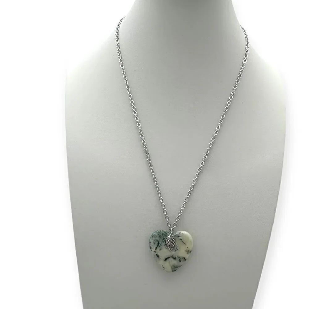 Handmade Green & White polished heart stone on a 20 inch silver chain